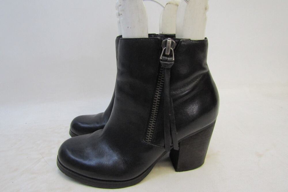 Marc Fisher Womens Size 7 M Black Leather Zip Ankle Fashion Boots Bootie